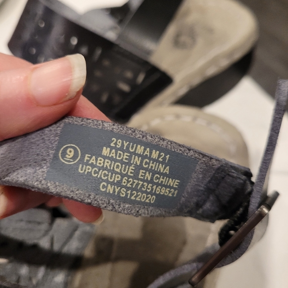 Earth Spirit Sandals - black, size 9 - Picture 3 of 6